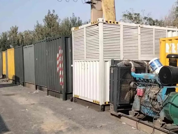 陆川200KW柴油发电机机组每小时油耗是多少?